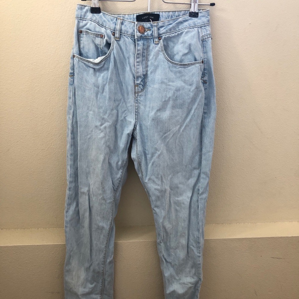 Light wash mom jeans